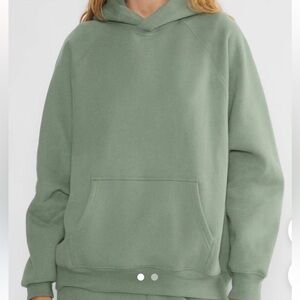 Aritzia Cozy Fleece Perfect Sweatshirt (M)